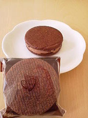 patisserie LA NOBOUTIQUE 『レーズンサンド(ショコラ)』